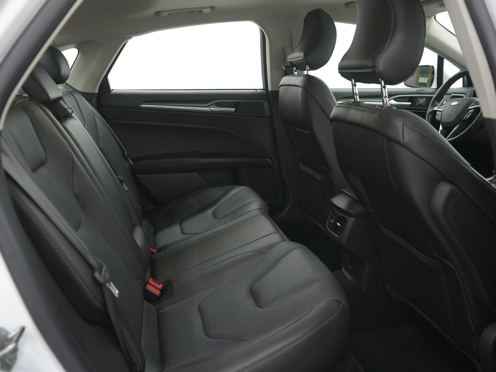 Used 2016 Ford Fusion Titanium image 11