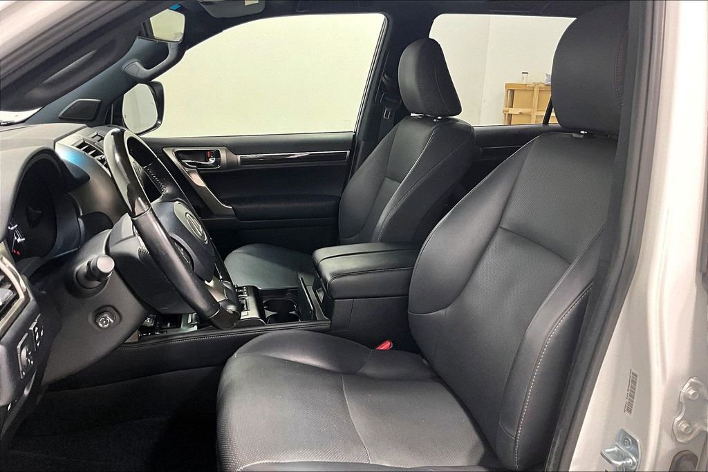 Used 2020 Lexus GX 460 Premium w/ Premium Package image 27