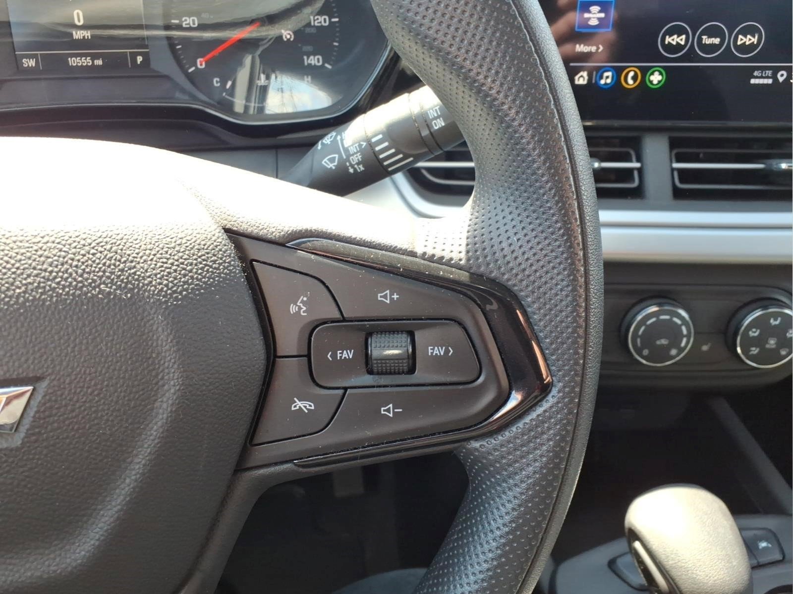 Used 2024 Chevrolet Trax LS w/ LS Convenience Package image 16