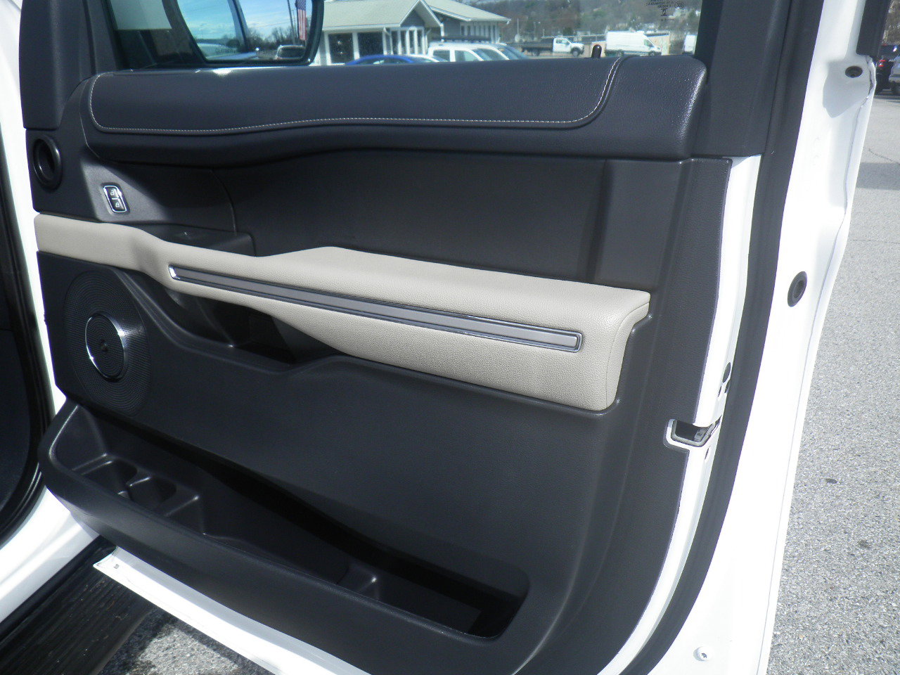 Certified 2024 Ford Expedition Max Limited image 27