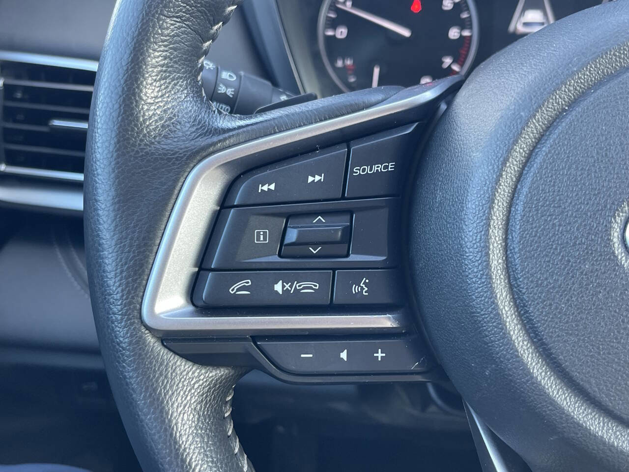 Used 2023 Subaru Outback Limited w/ Popular Package #2 image 23