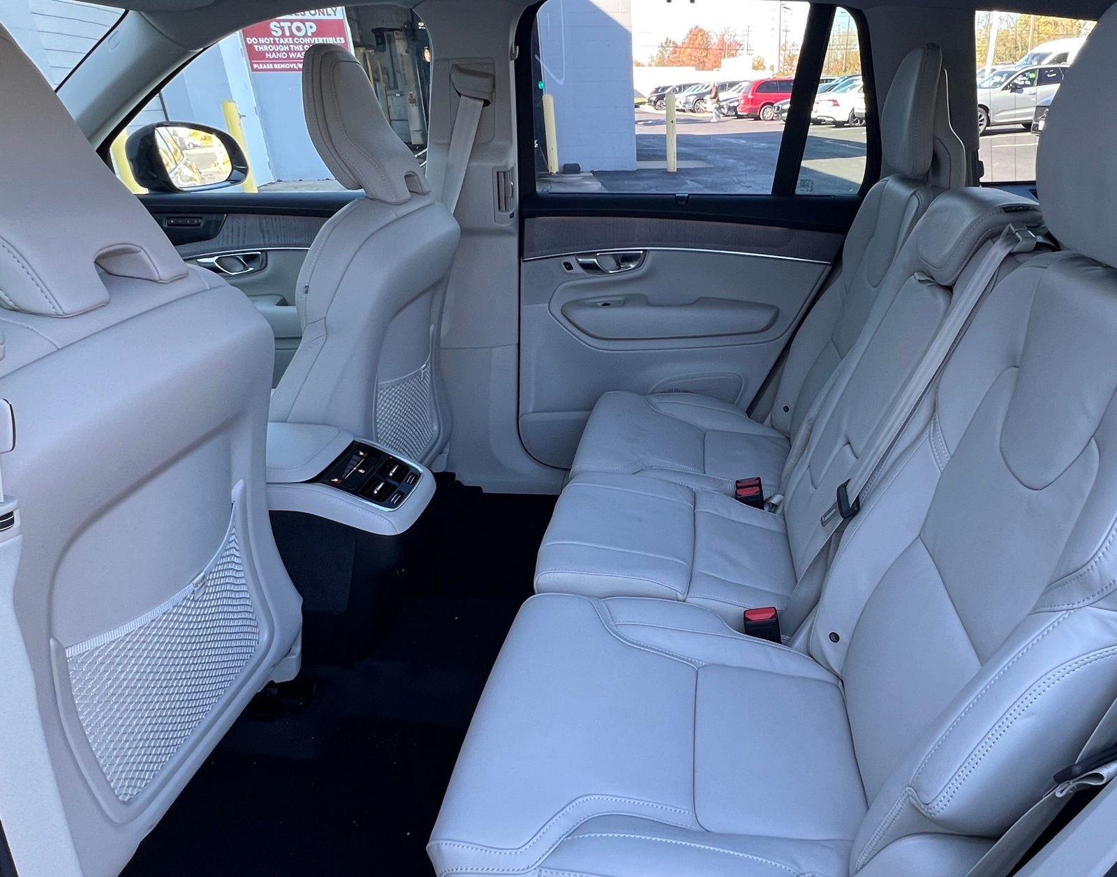 New 2026 Volvo XC90 B6 Ultra image 13