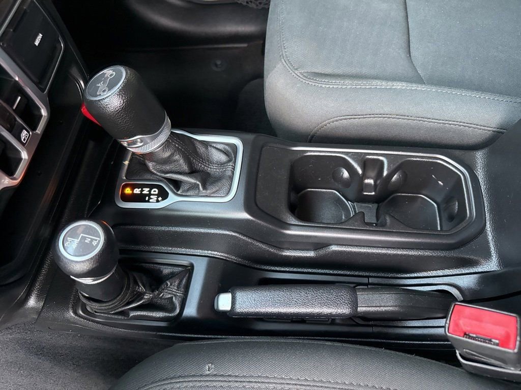 Used 2018 Jeep Wrangler Unlimited Sport S AWD/4WD image 24