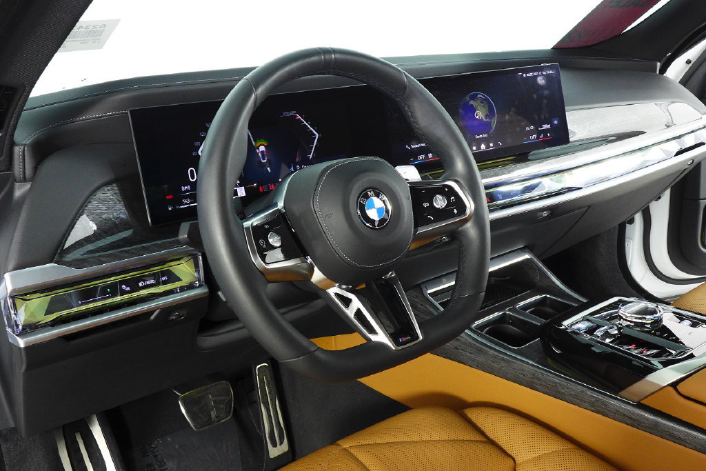Certified 2024 BMW 740i w/ Premium Package RWD image 30