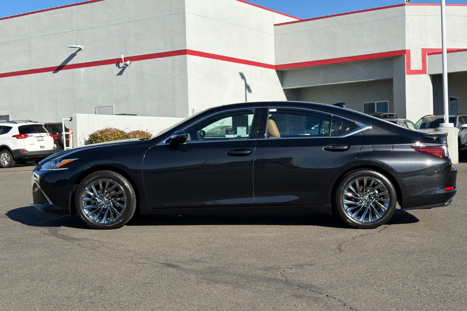 Used 2024 Lexus ES 350 w/ Accessory Package (Z2) FWD image 9