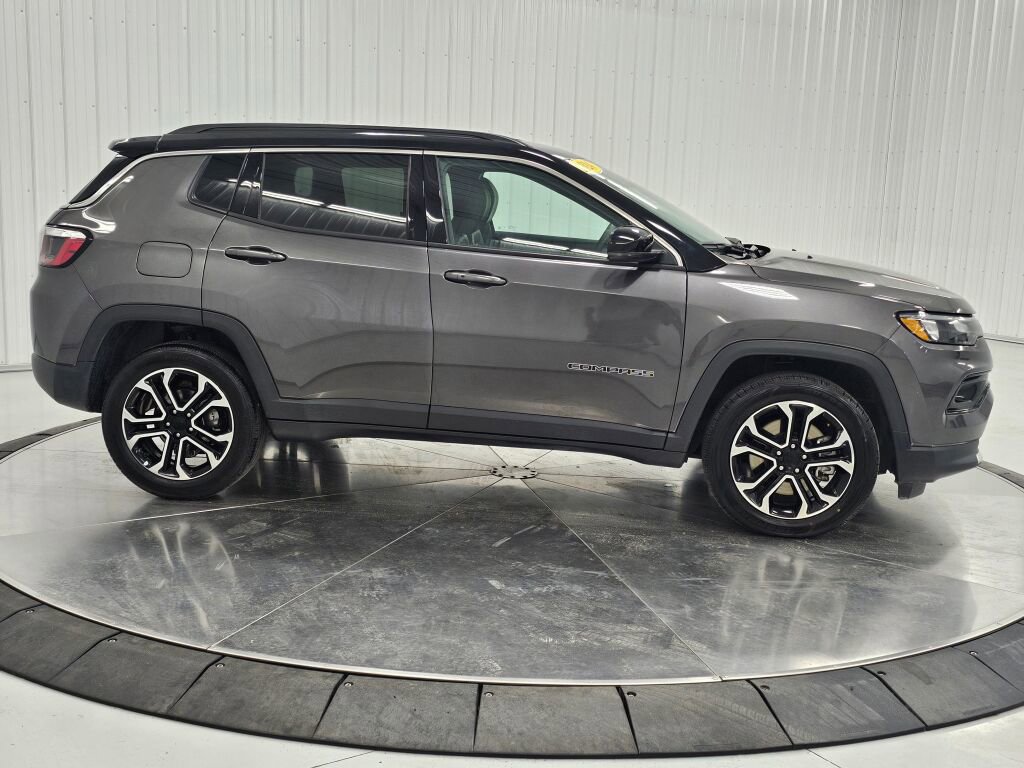 Used 2024 Jeep Compass Limited image 33