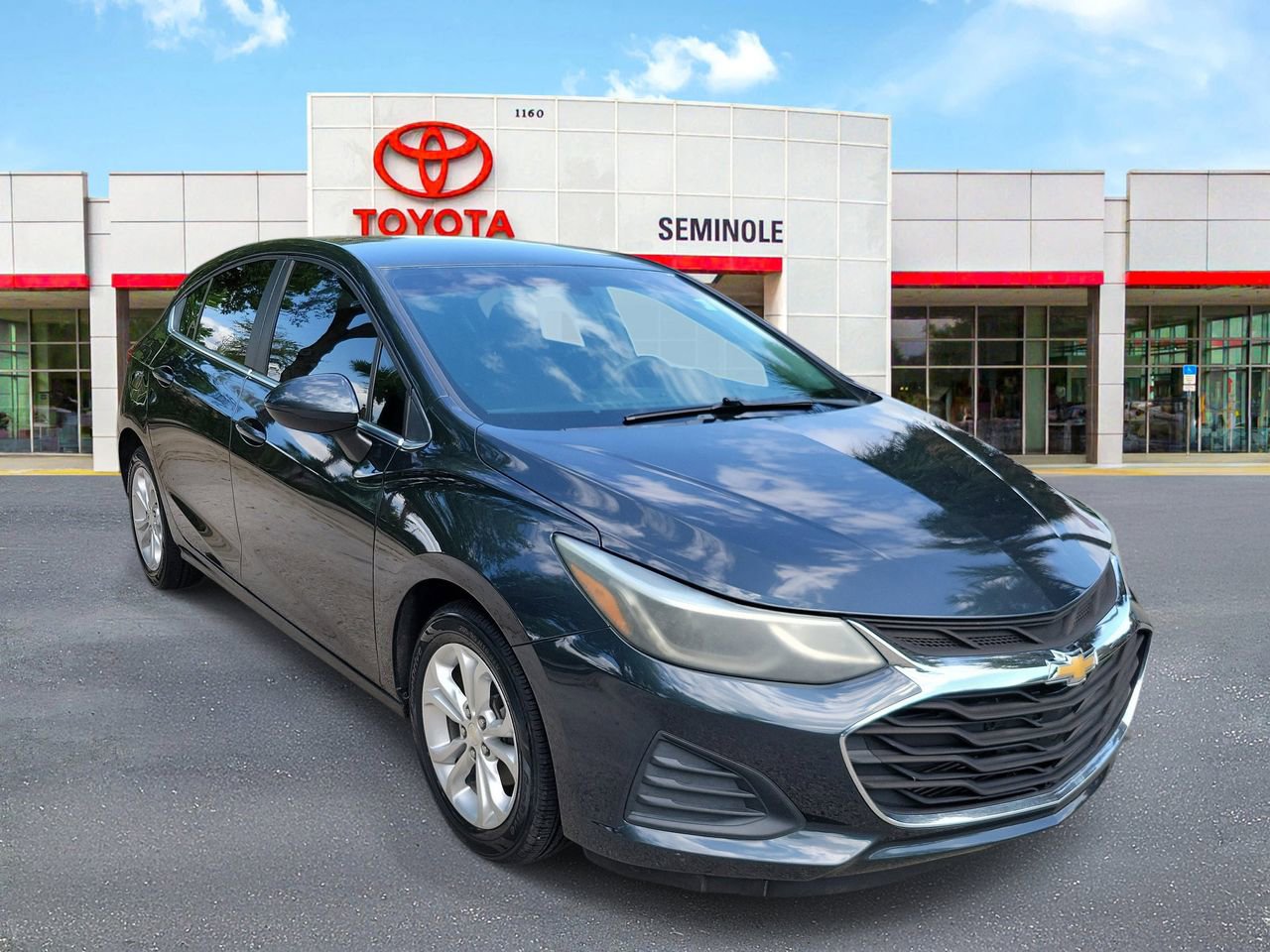 Used 2019 Chevrolet Cruze LT w/ Convenience Package image 2