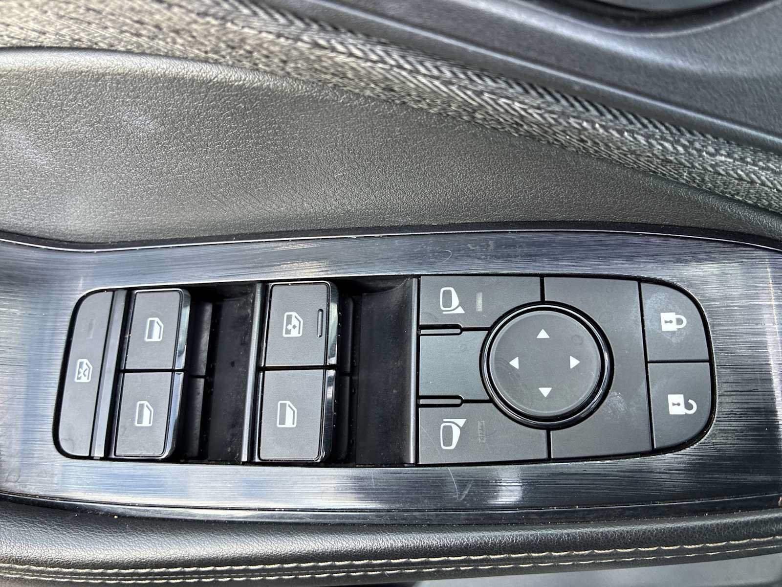 Used 2023 Nissan Rogue SV AWD/4WD image 15