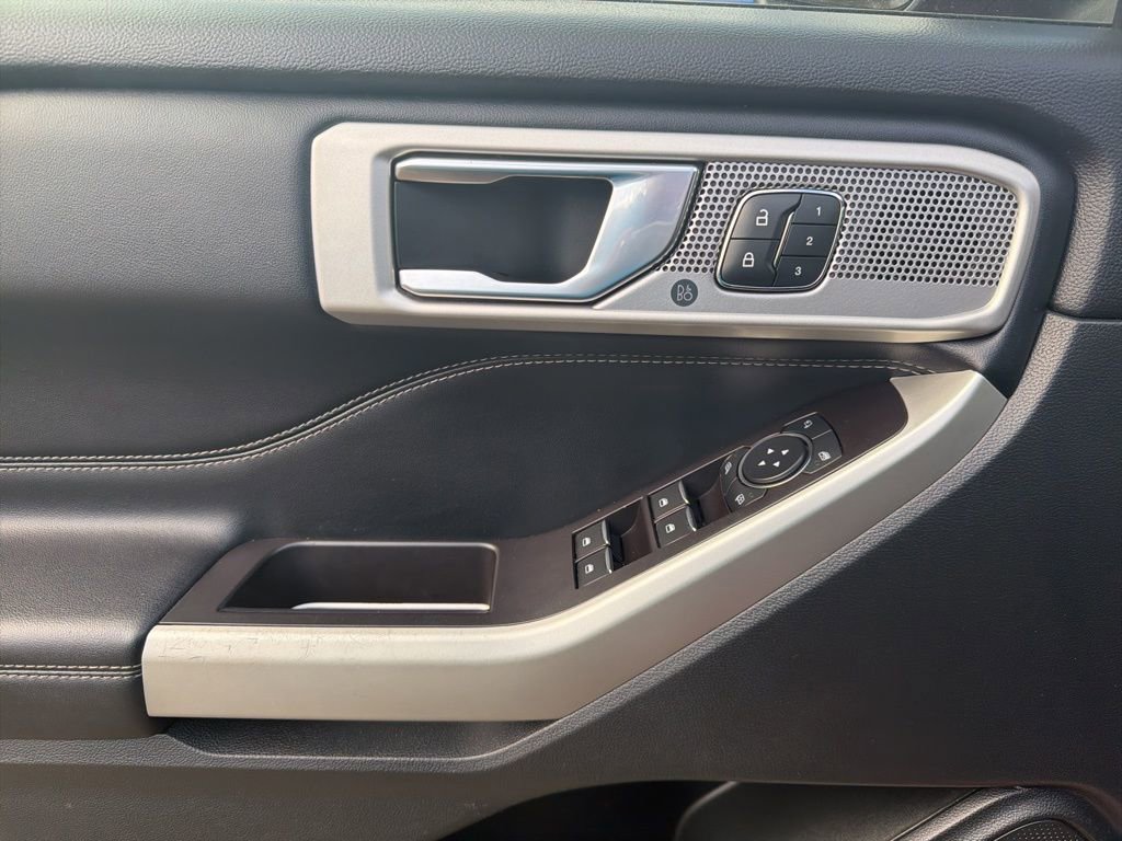 Used 2020 Ford Explorer Limited w/ Class III Trailer Tow Package image 12