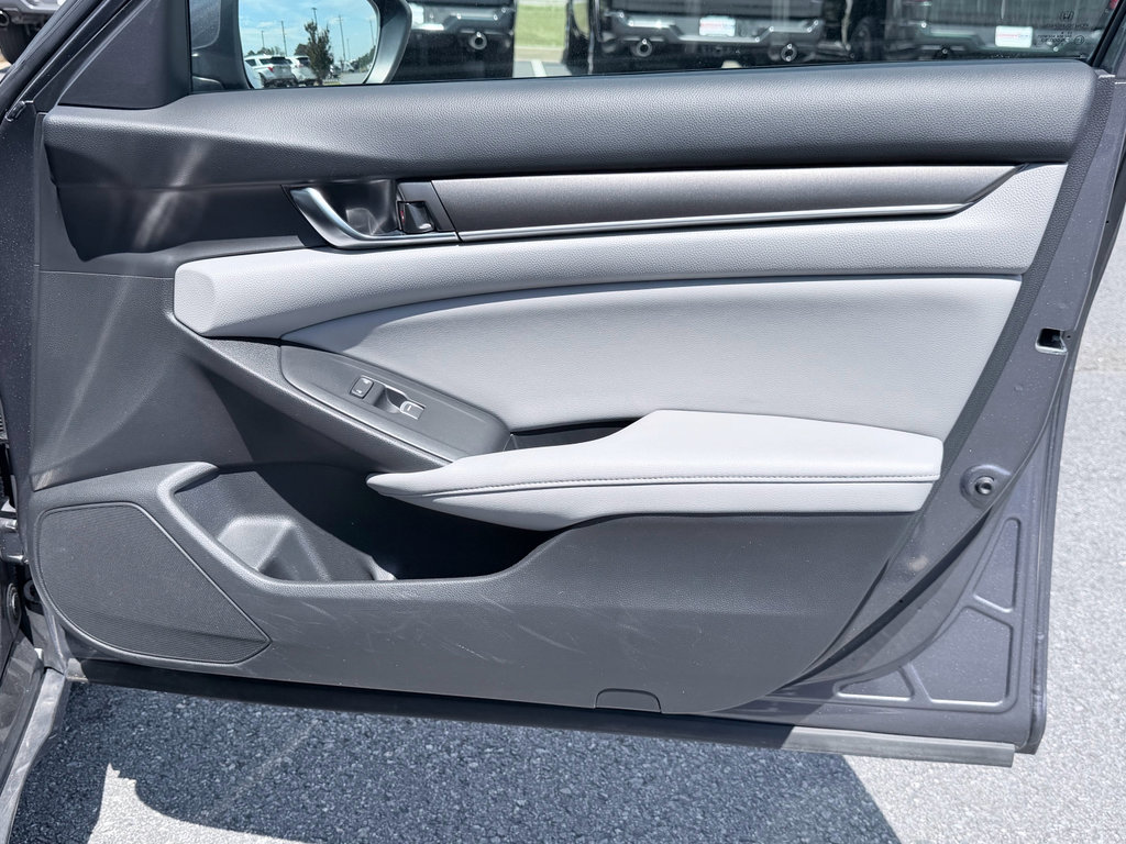 Used 2018 Honda Accord LX image 28