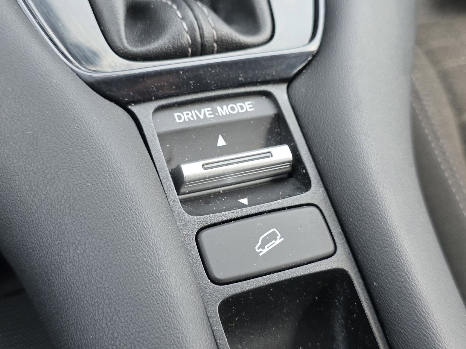 Certified 2023 Honda HR-V LX image 5