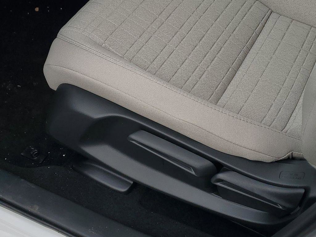 New 2026 Honda HR-V LX image 9