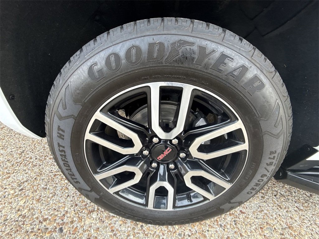 Certified 2023 GMC Yukon XL AT4 image 32