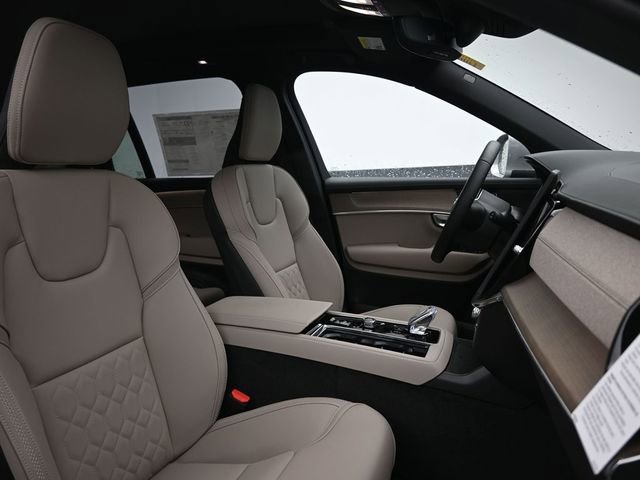 New 2026 Volvo XC90 B6 Plus w/ Protection Package Premier image 36