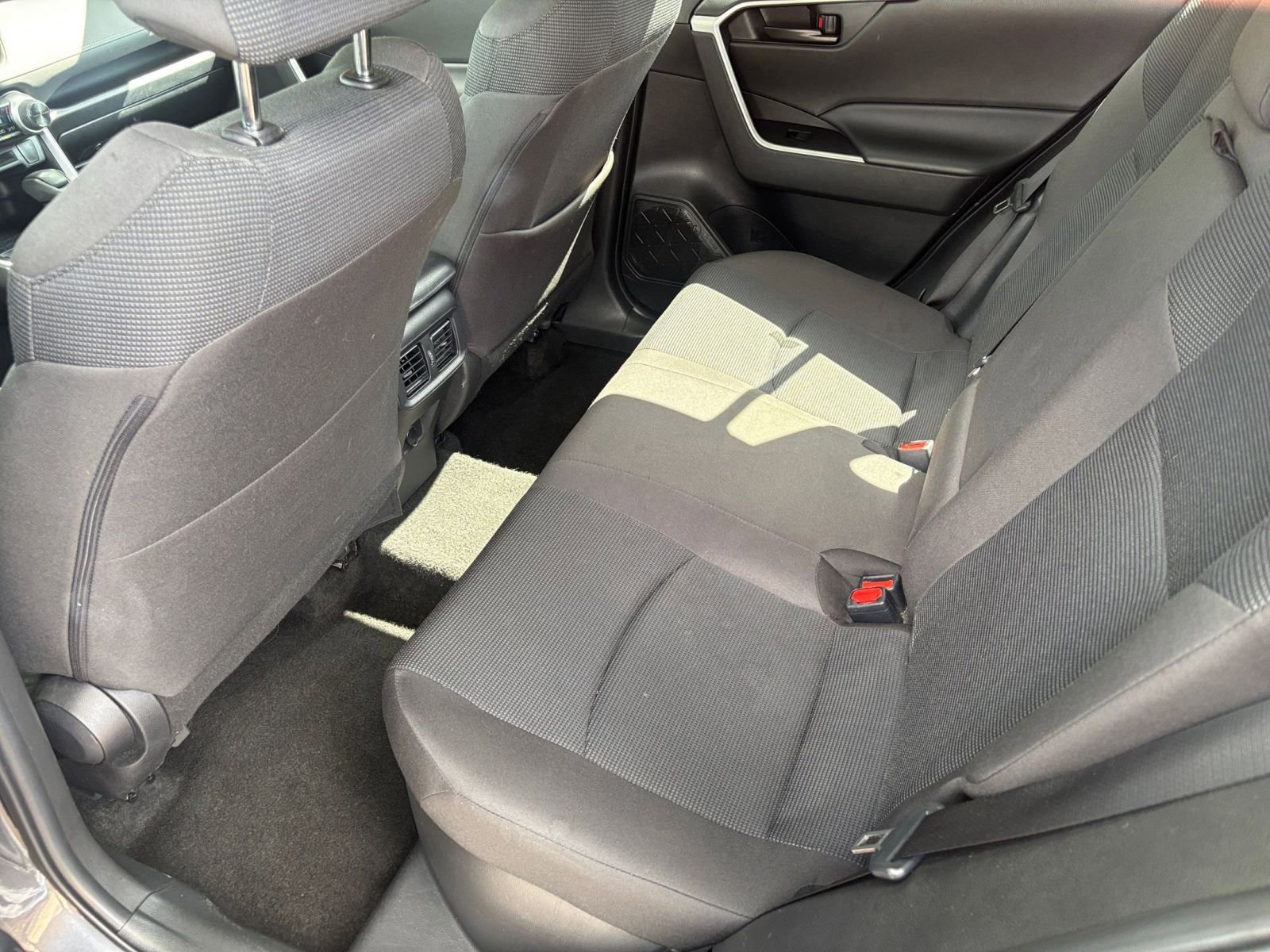 Used 2024 Toyota RAV4 LE AWD/4WD image 27