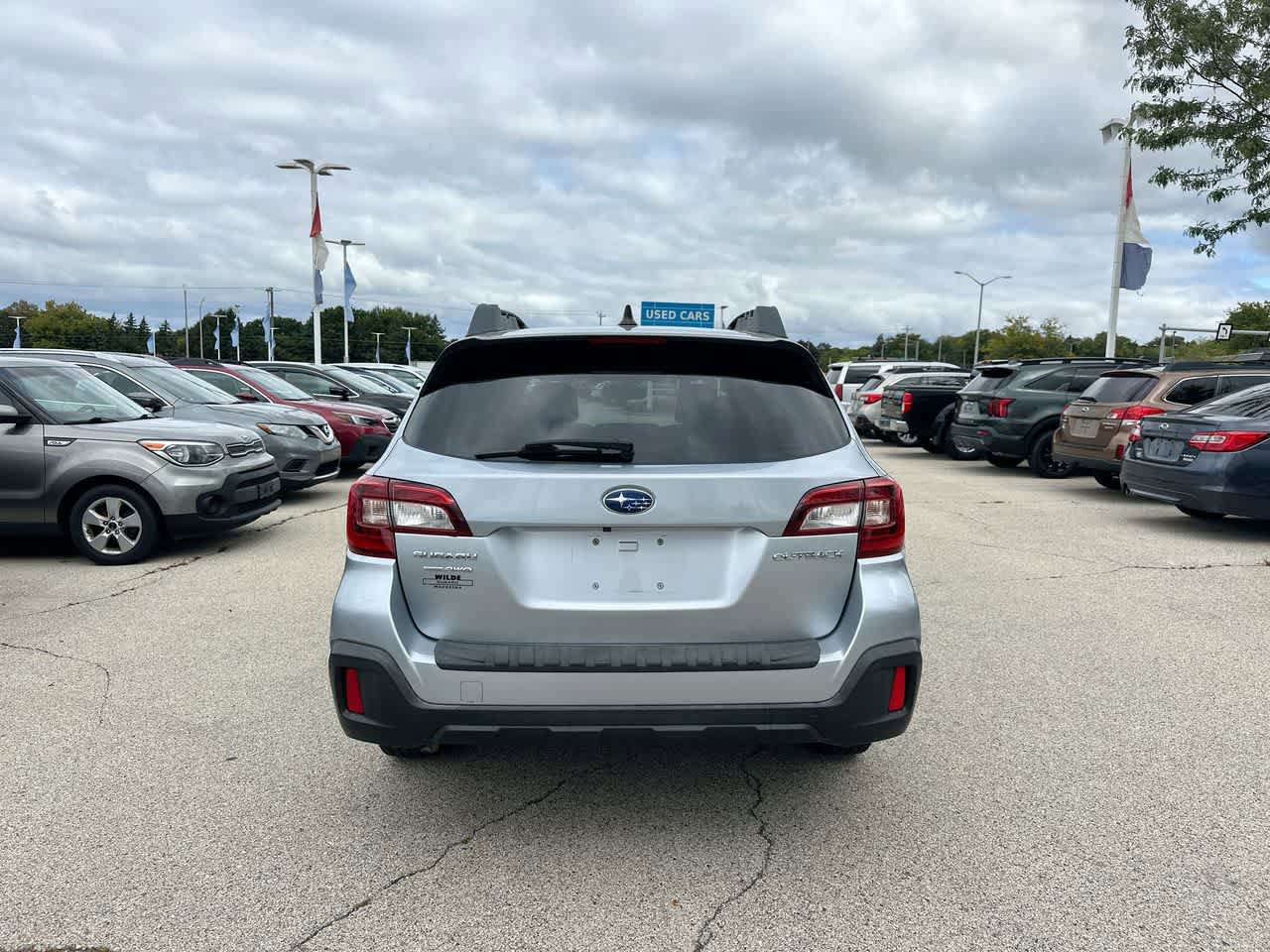 Used 2019 Subaru Outback 2.5i Premium image 12
