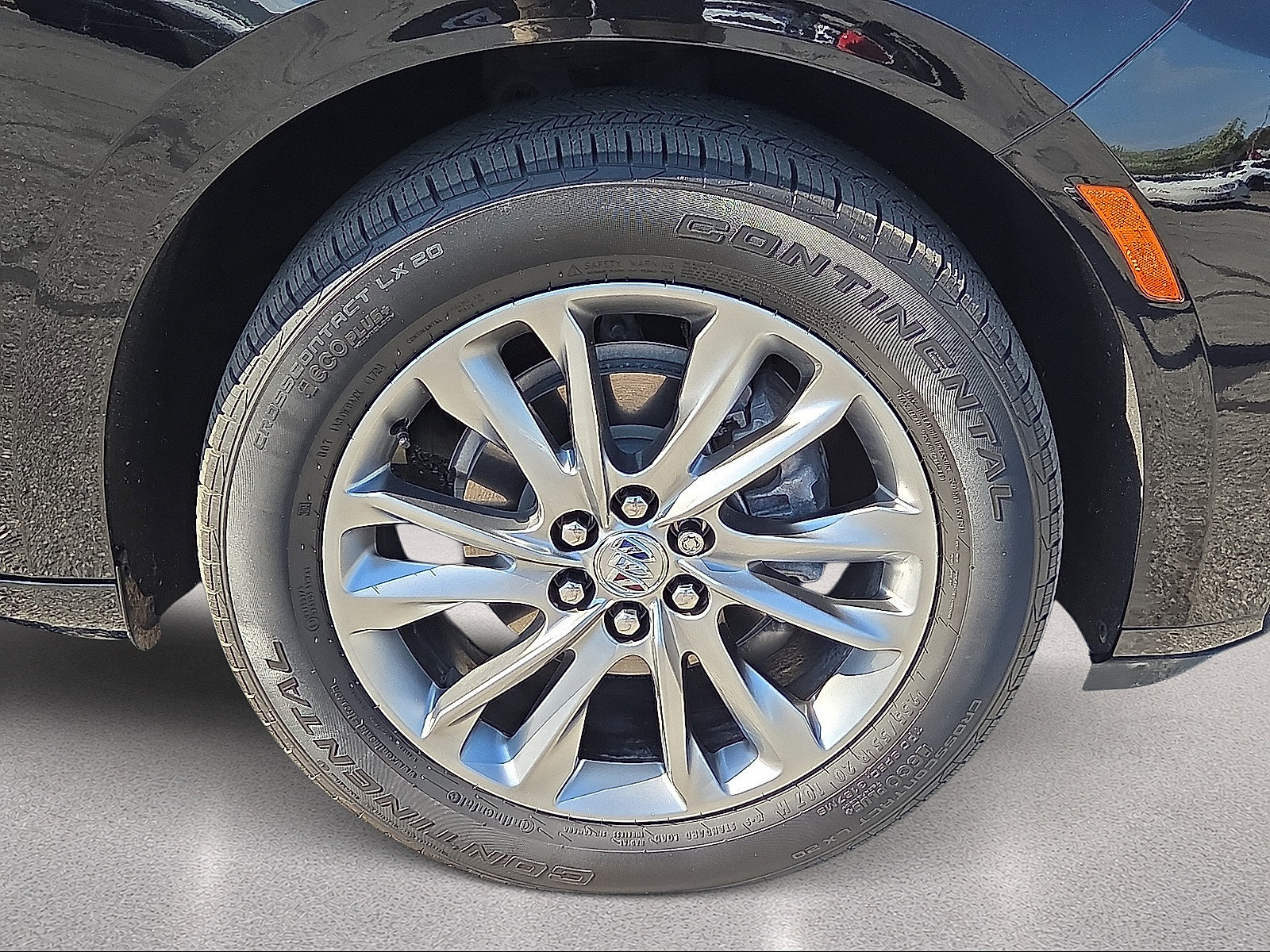 Certified 2023 Buick Enclave Avenir w/ Trailering Package, 5000 lbs. AWD/4WD image 17