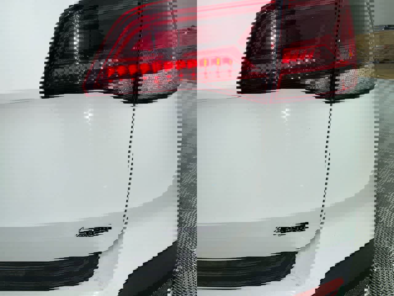 Used 2022 Volkswagen Taos SE w/ Panoramic Sunroof Package image 12