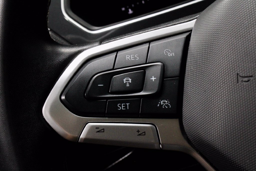Used 2024 Volkswagen Tiguan SE FWD image 27
