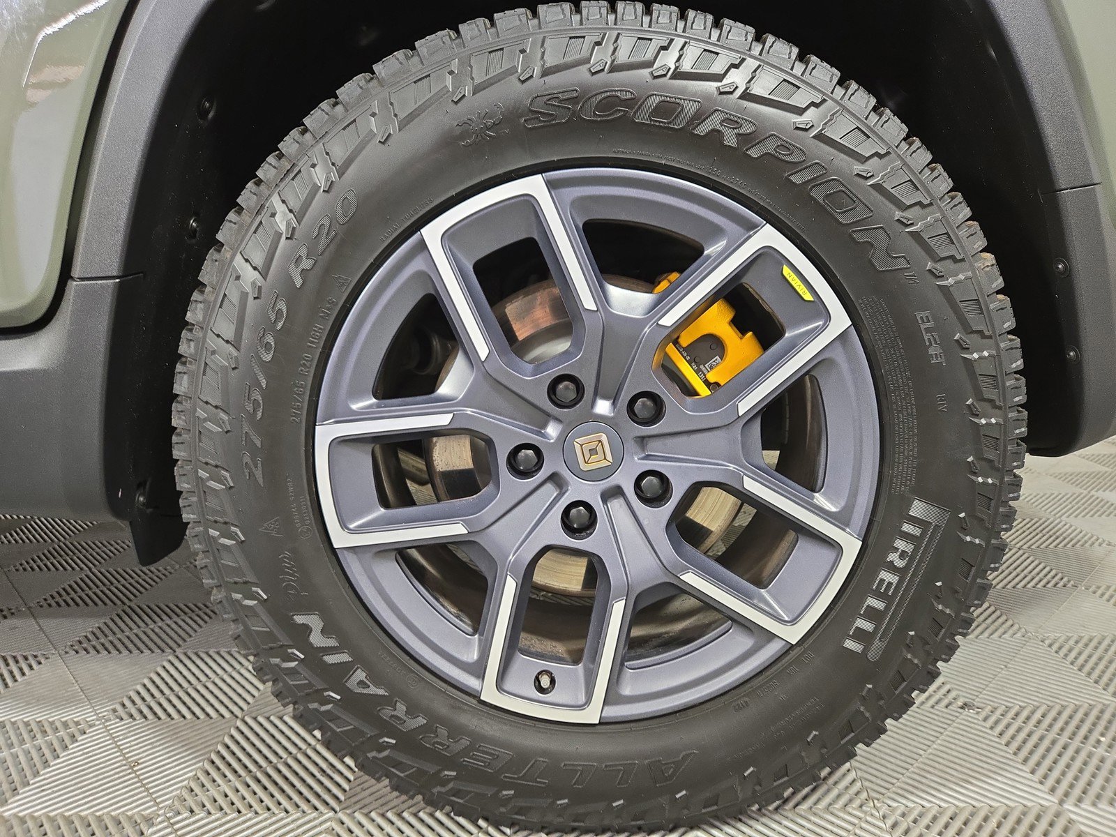 Used 2022 Rivian R1T Launch Edition image 10