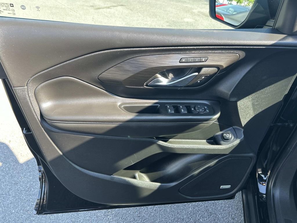 Used 2023 GMC Terrain SLT w/ Infotainment Package II AWD/4WD image 23