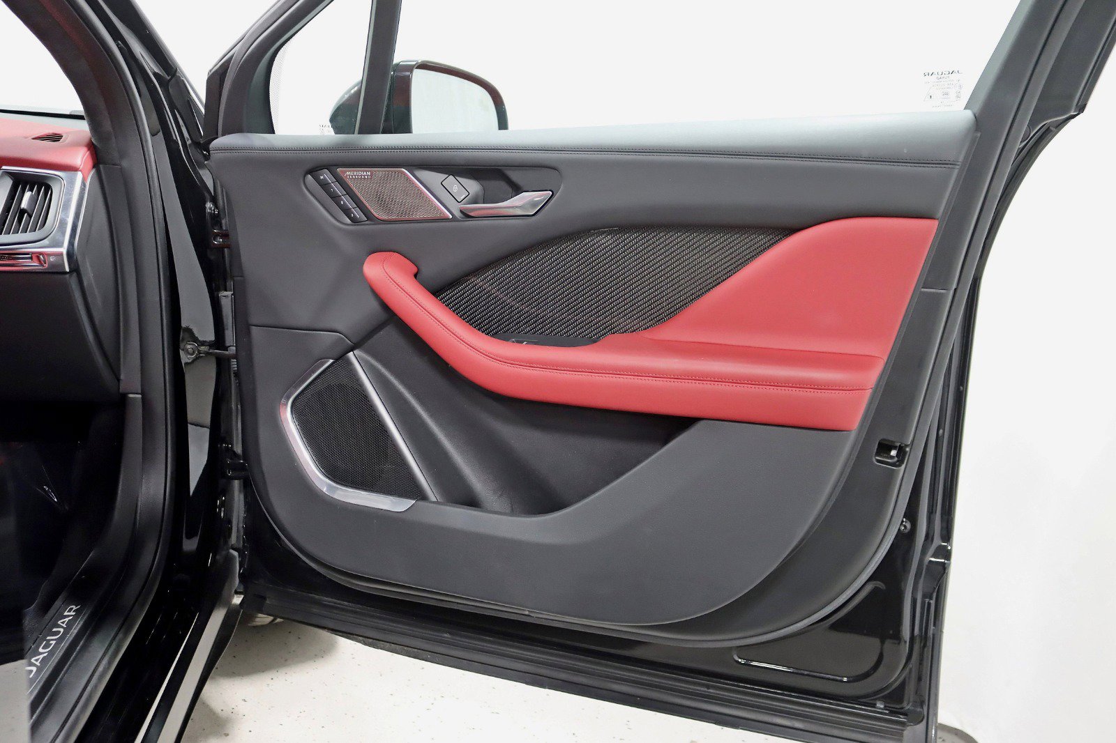 Used 2020 Jaguar I-PACE HSE image 35