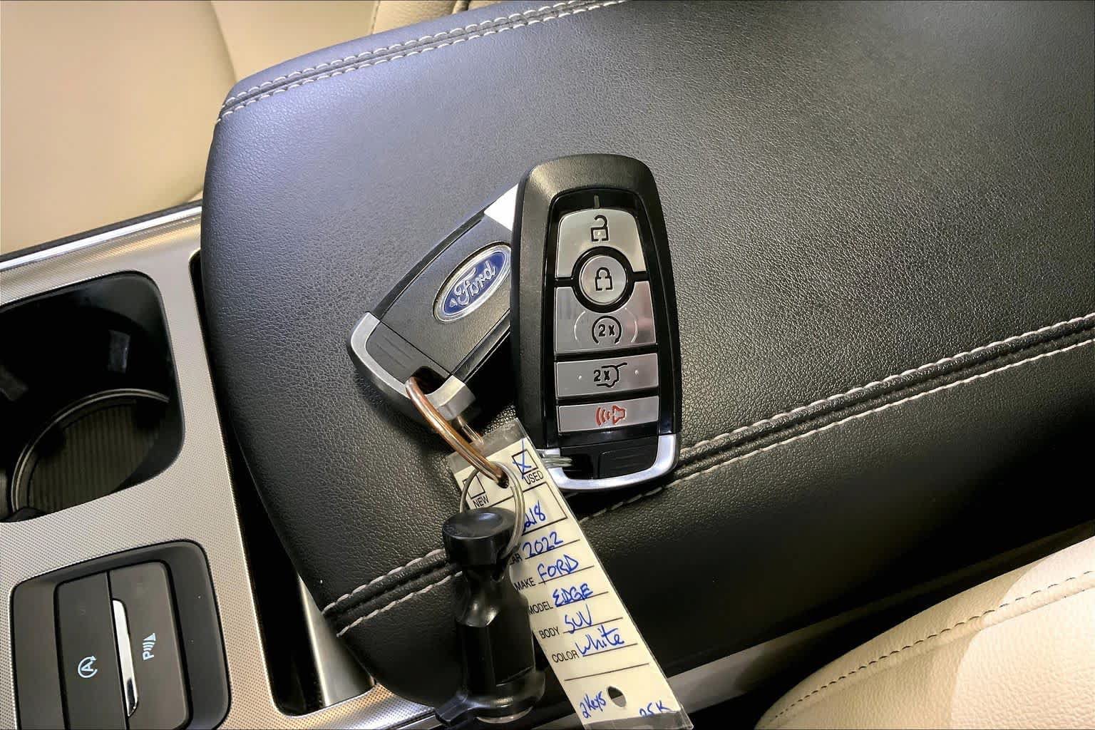 Used 2022 Ford Edge Titanium AWD/4WD image 14