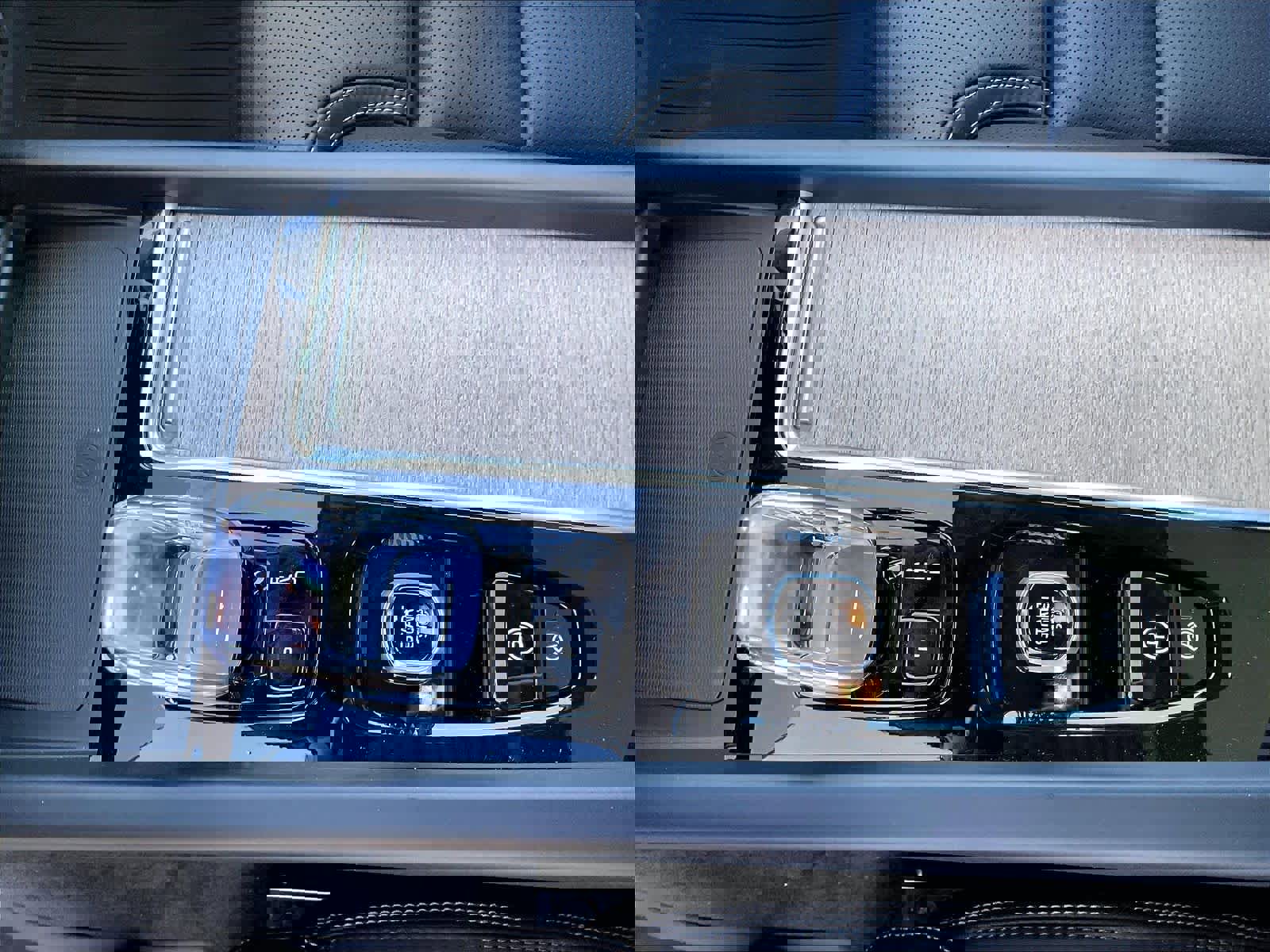 New 2026 Volvo XC60 T8 Ultra w/ Climate Package image 10