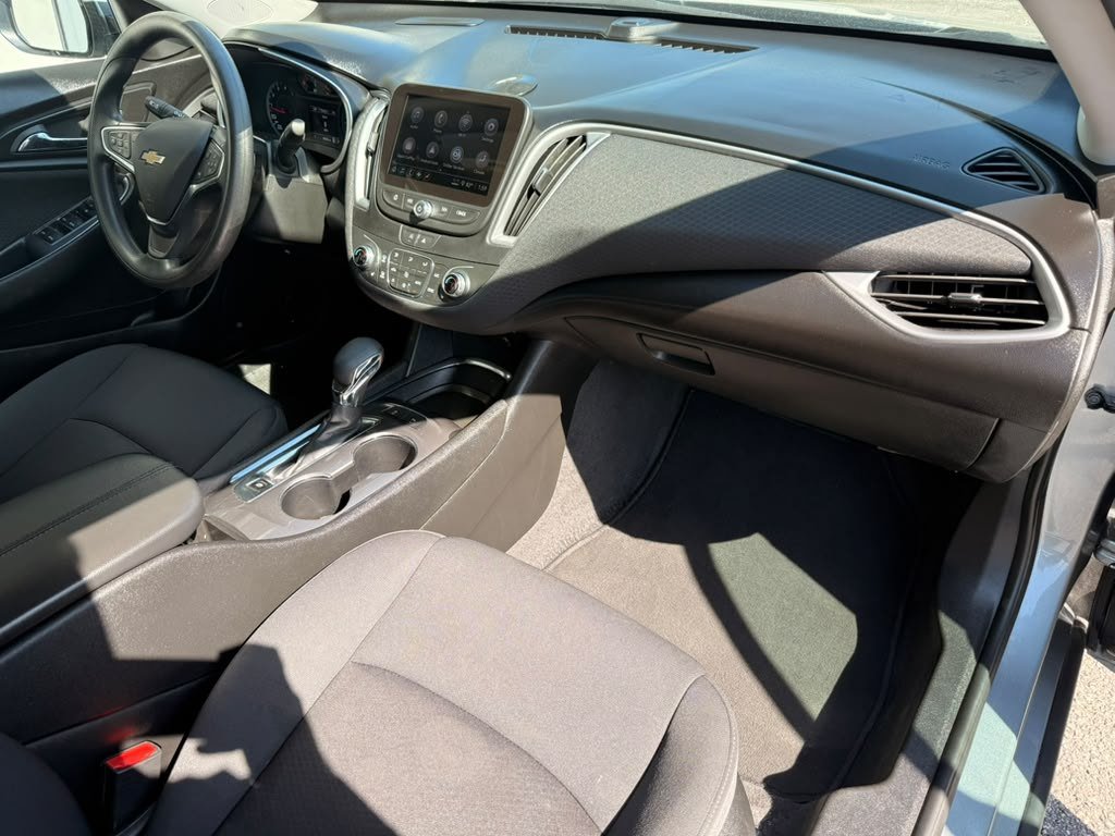Used 2025 Chevrolet Malibu LT FWD image 28