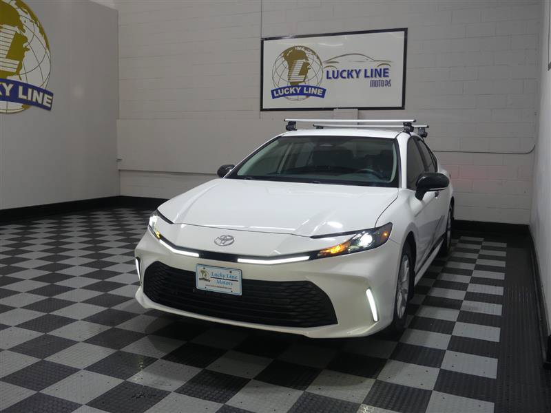 Used 2025 Toyota Camry LE FWD image 4