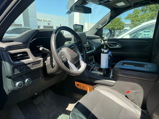 Used 2022 GMC Yukon XL SLT w/ SLT Premium Package image 5