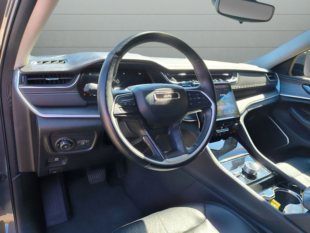 Used 2022 Jeep Grand Cherokee Limited image 19