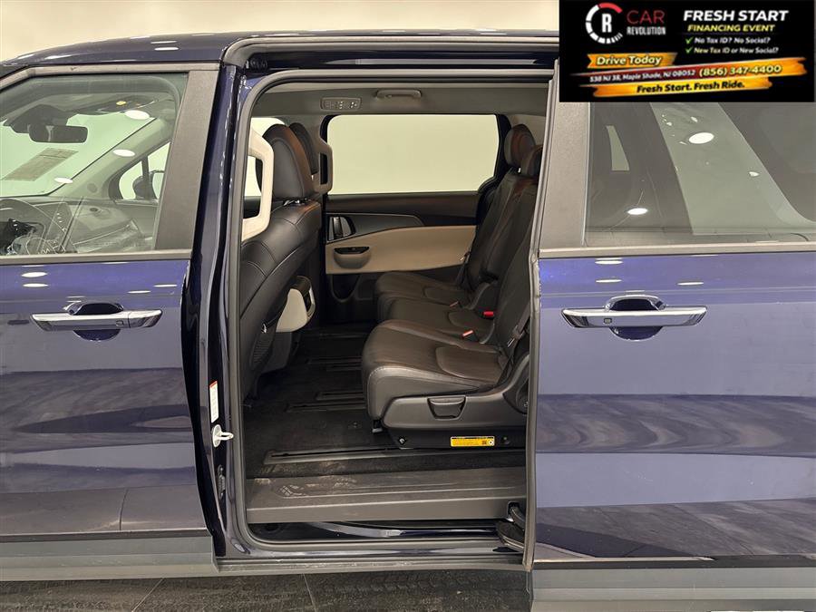 Used 2024 Kia Carnival LX image 54