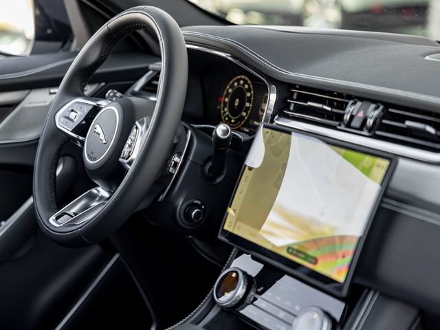 New 2026 Jaguar F-PACE R-Dynamic S AWD/4WD image 30