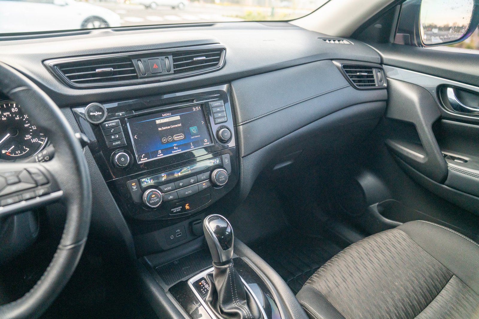 Used 2019 Nissan Rogue SV image 14