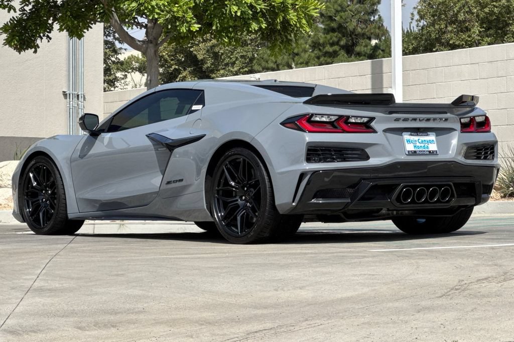 Used 2024 Chevrolet Corvette Z06 w/ Stealth Interior Trim Package RWD image 3