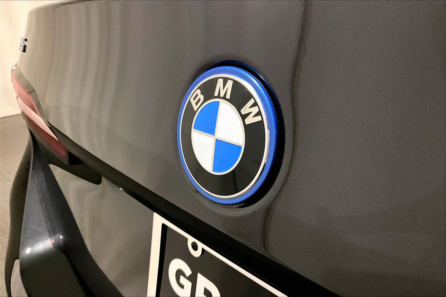 Used 2026 BMW i5 eDrive40 w/ Premium Package AWD/4WD image 32