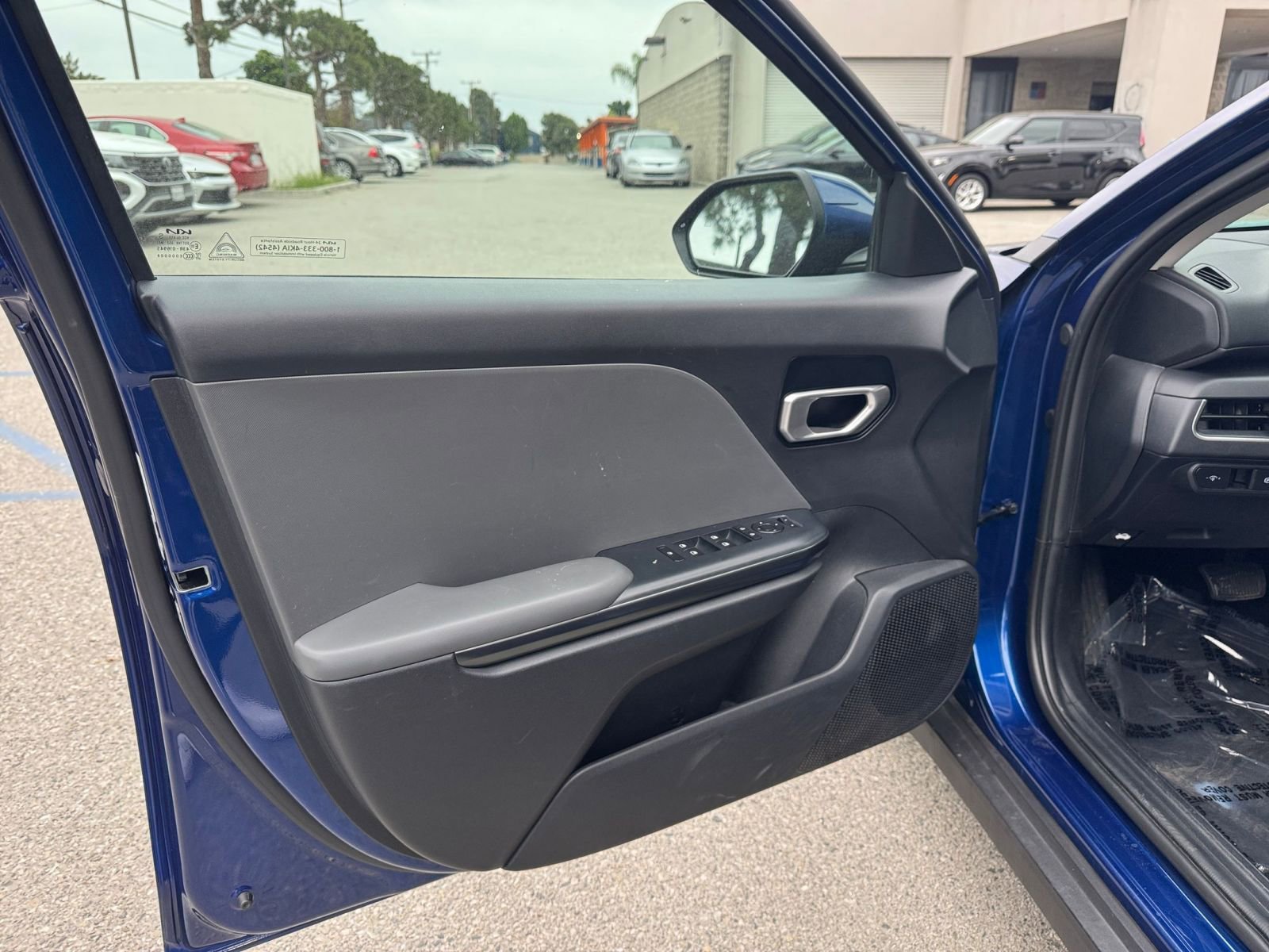 Used 2025 Kia K4 FWD image 18
