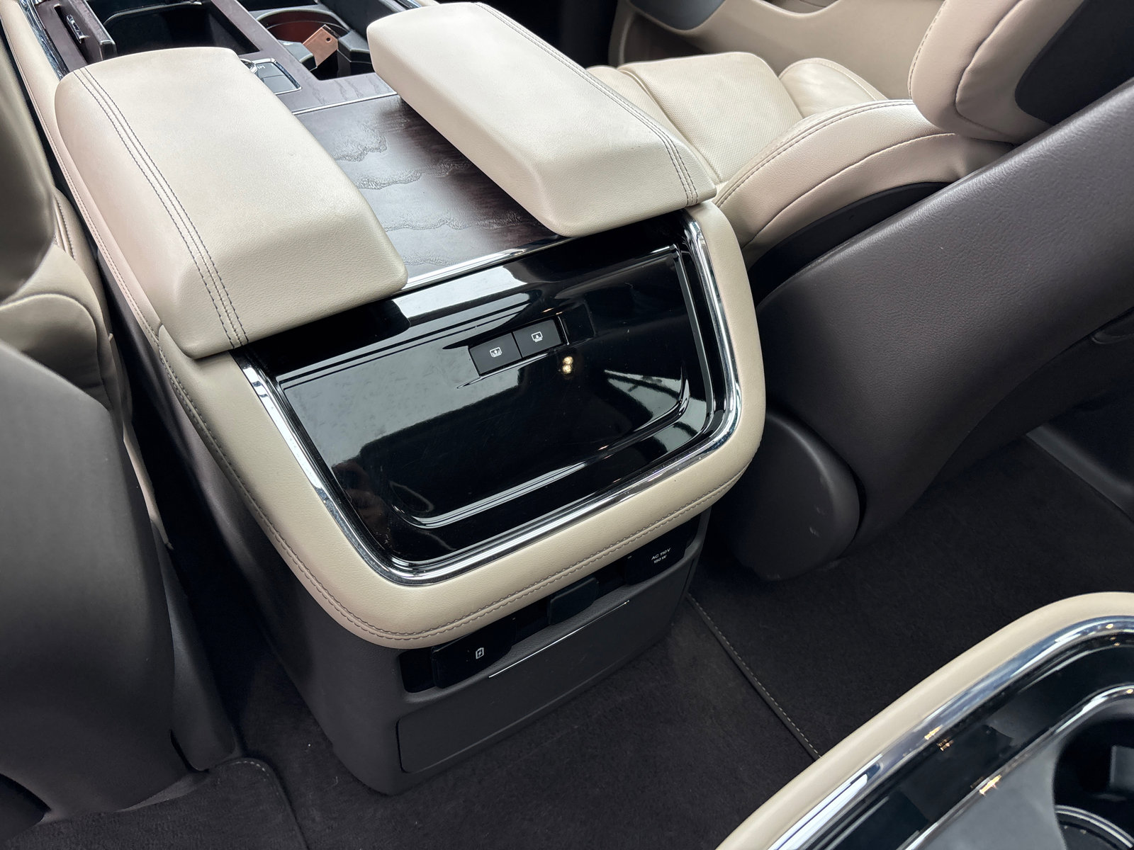 Certified 2023 Lincoln Navigator Reserve AWD/4WD image 32