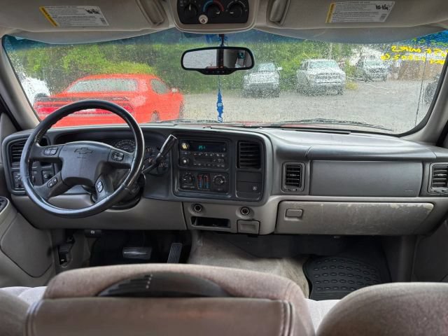 Used 2005 Chevrolet Suburban LS RWD image 17
