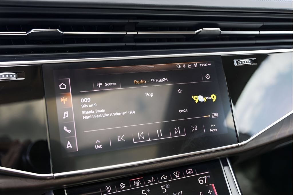 Used 2019 Audi Q8 Prestige w/ Luxury Package AWD/4WD image 15
