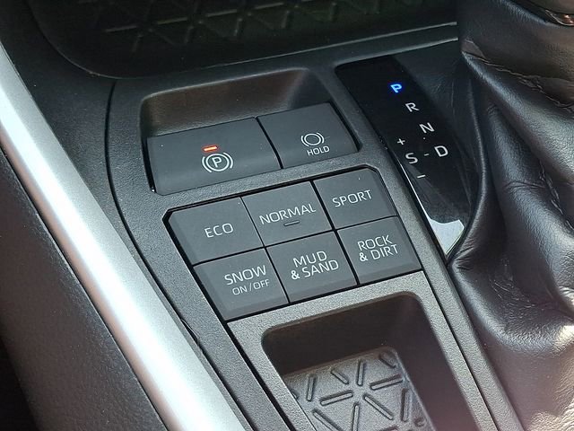 Certified 2020 Toyota RAV4 XLE w/ Convenience Package AWD/4WD image 23