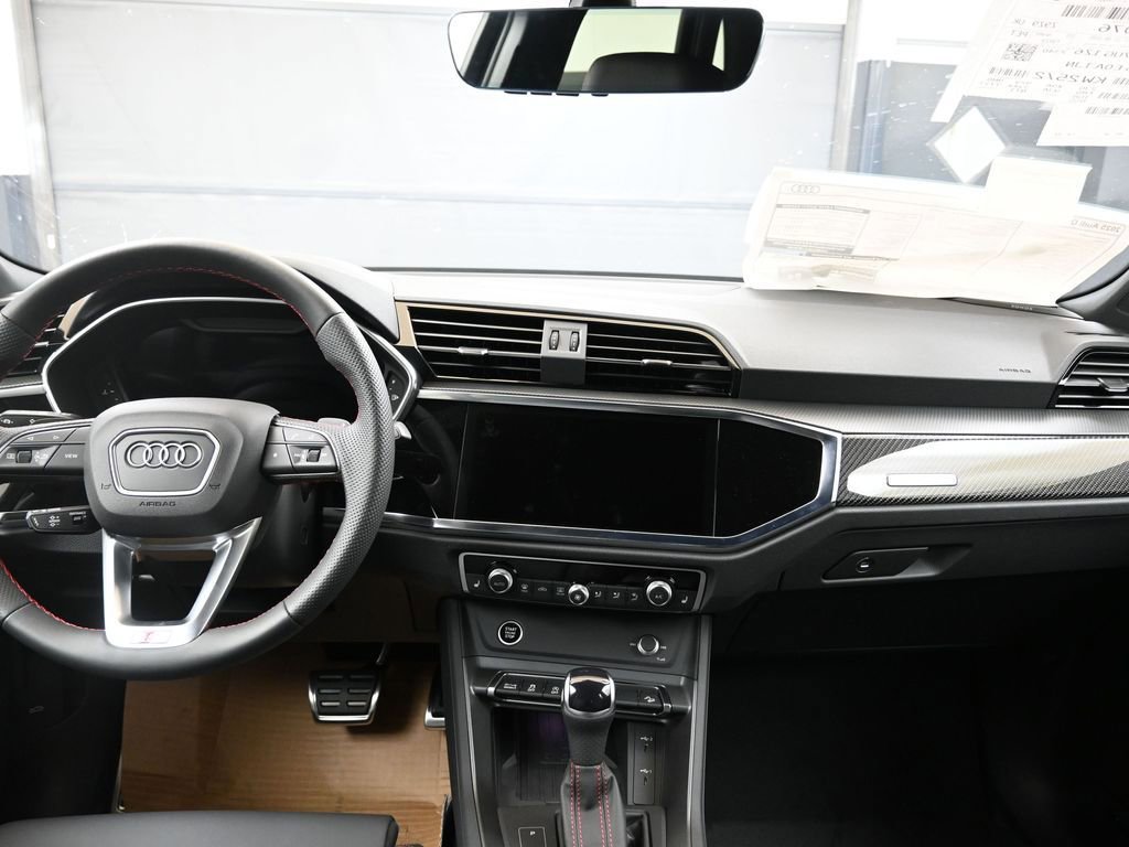 Used 2025 Audi Q3 2.0T Premium Plus w/ Premium Plus Package image 23