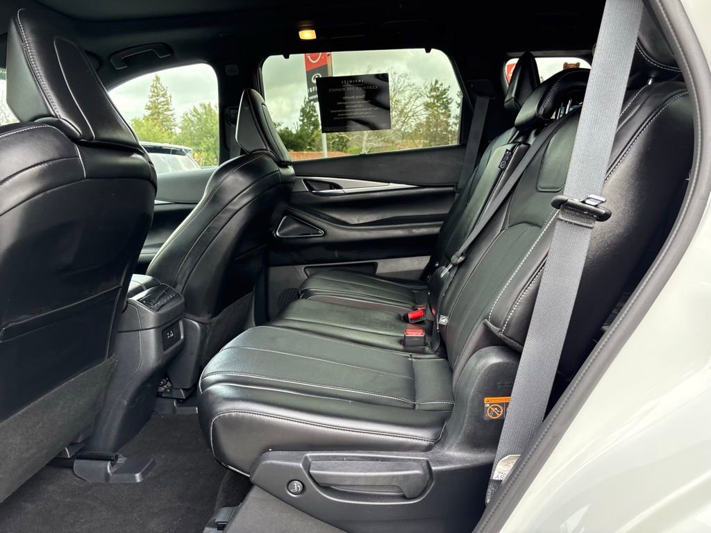 Certified 2025 INFINITI QX60 Luxe w/ Black Edition image 12