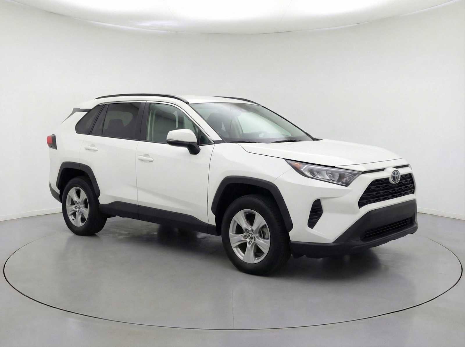 Used 2025 Toyota RAV4 XLE image 3