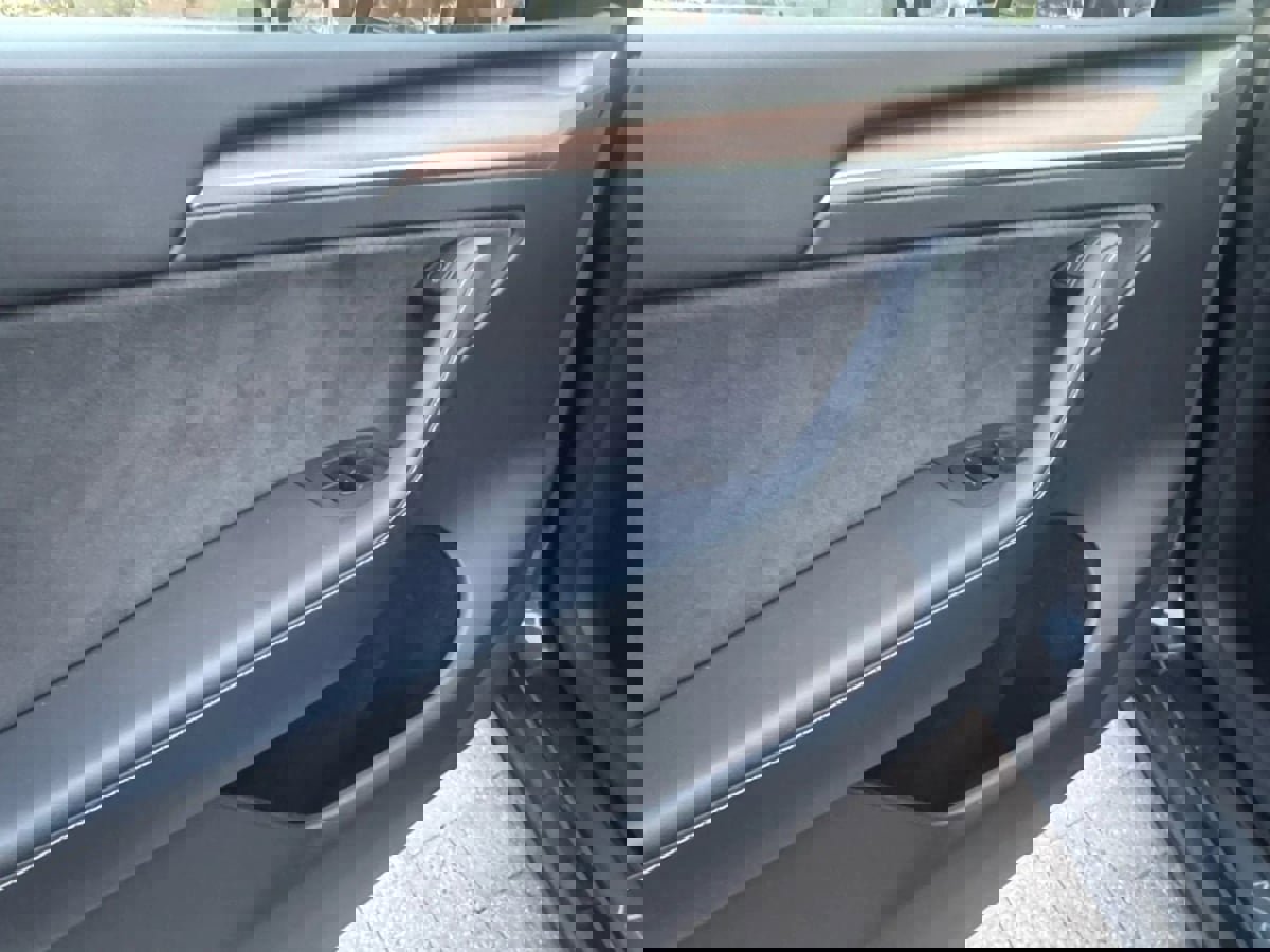 Used 2025 Tesla Model Y Long Range image 36