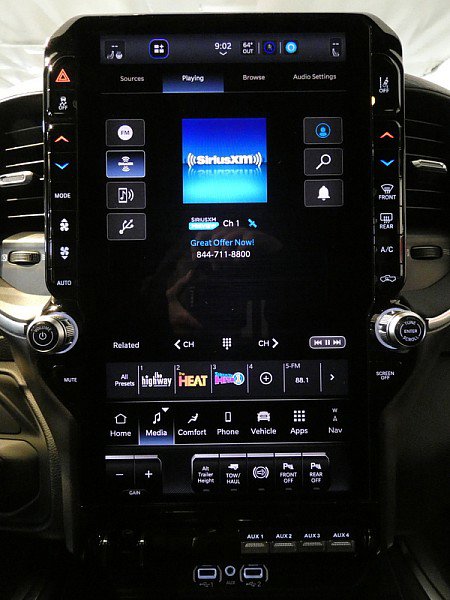 New 2026 RAM 2500 Laramie AWD/4WD image 13