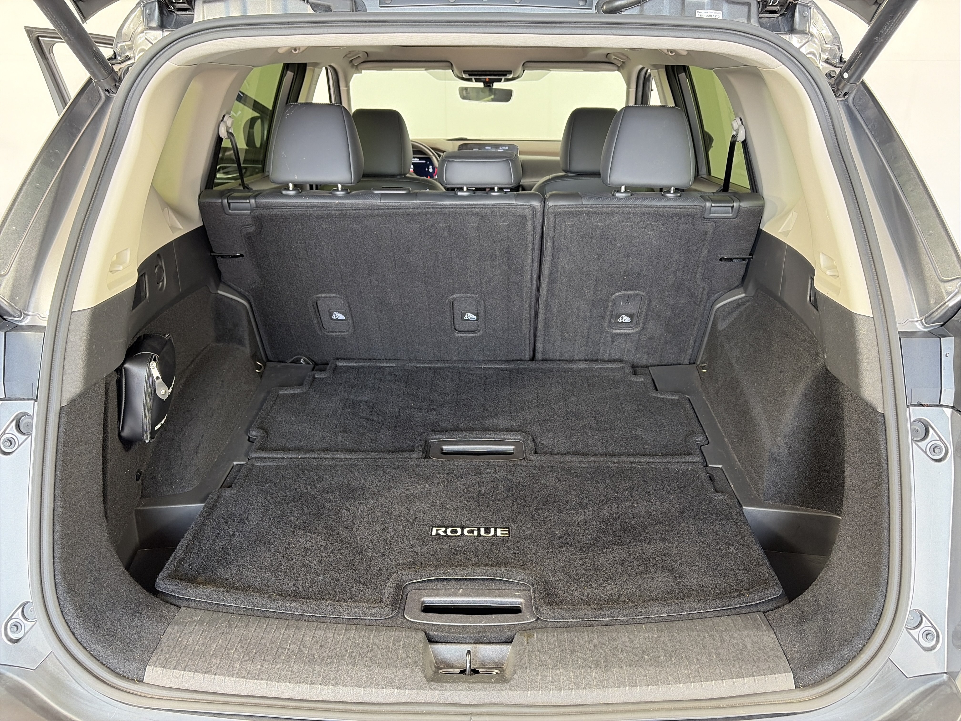 Certified 2023 Nissan Rogue Platinum w/ Platinum Premium Package AWD/4WD image 14