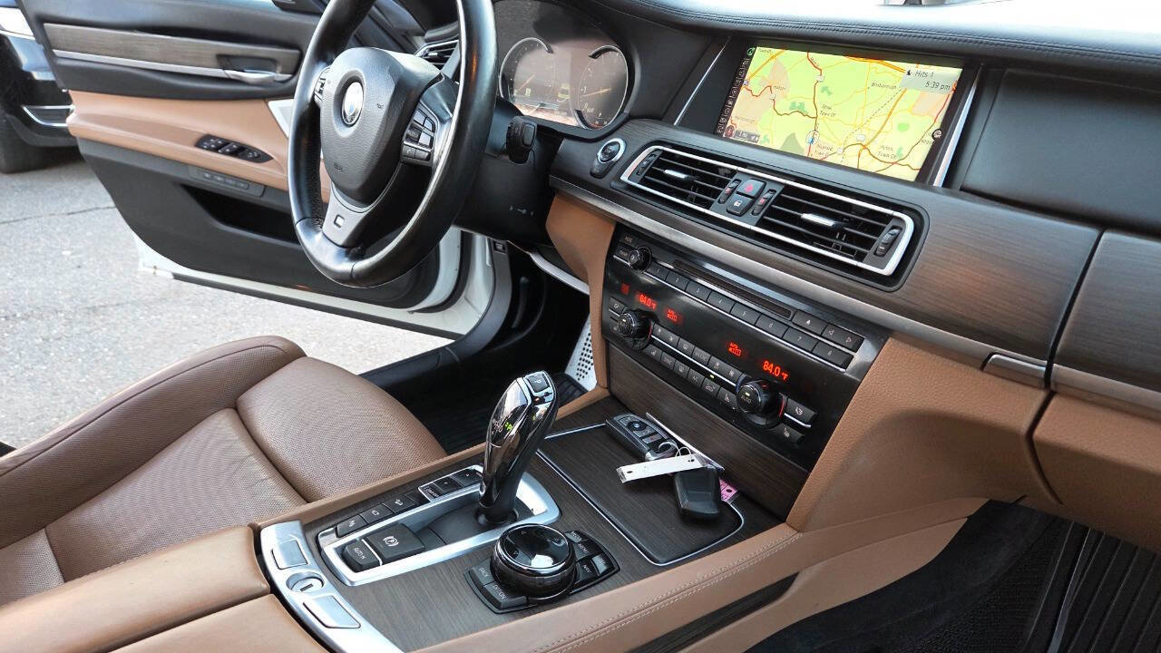 Used 2015 BMW 750i xDrive AWD/4WD image 48