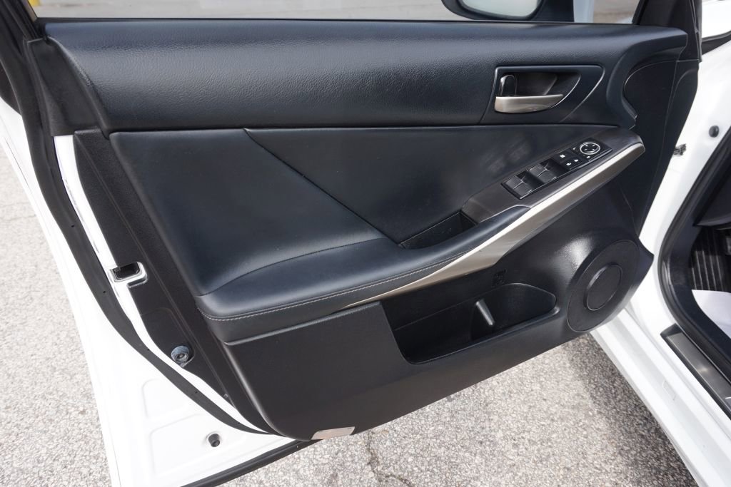Used 2019 Lexus IS 300 F Sport w/ F Sport Package RWD image 18